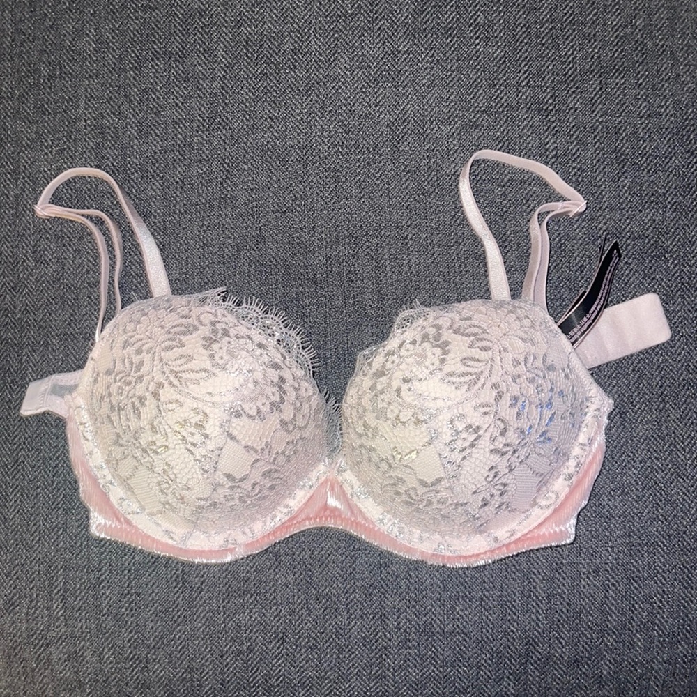 Victorias Secret Push Up Bra (NWOT)